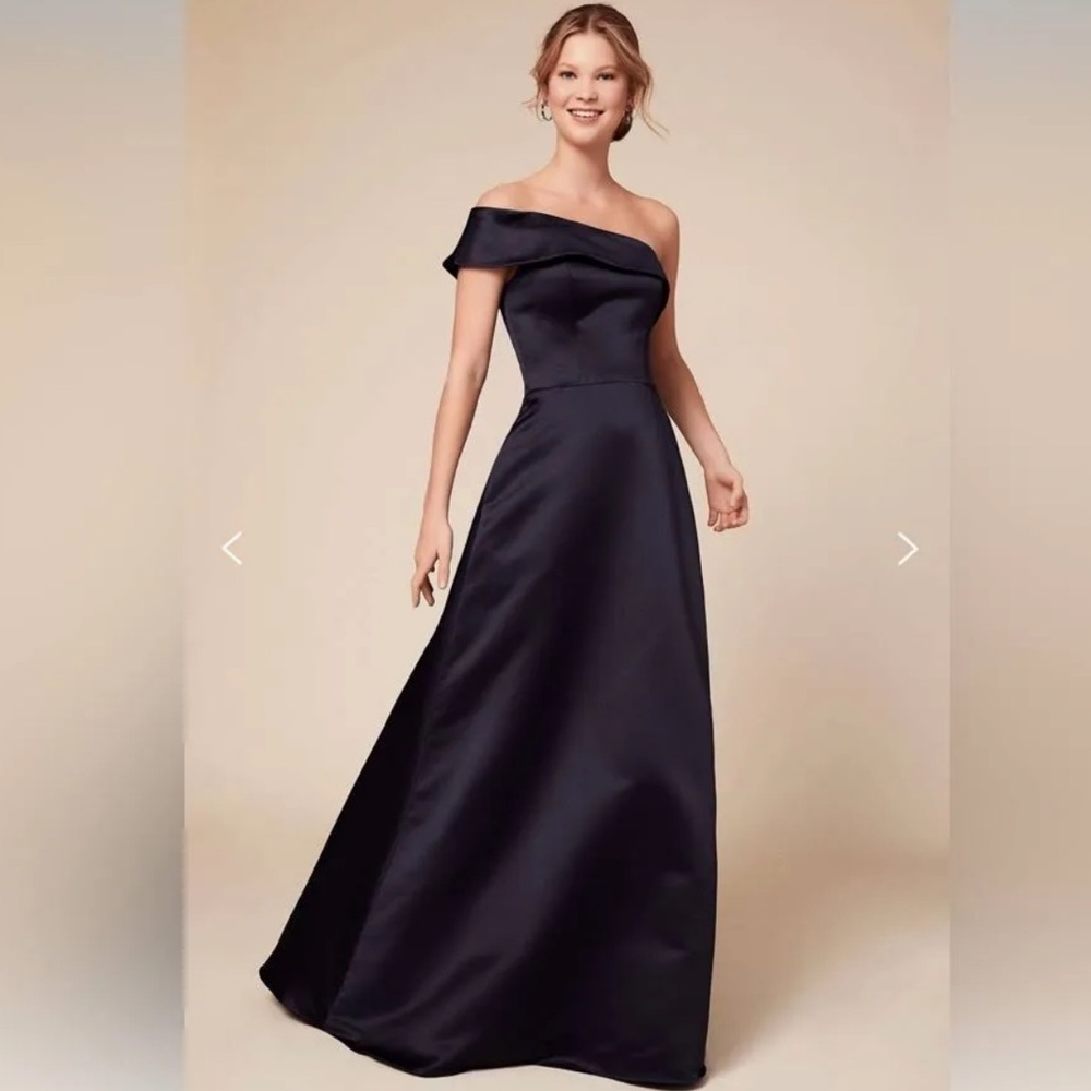 NWT Dear Cleo One Shoulder Gown in Noir‎ (Black) Size 4